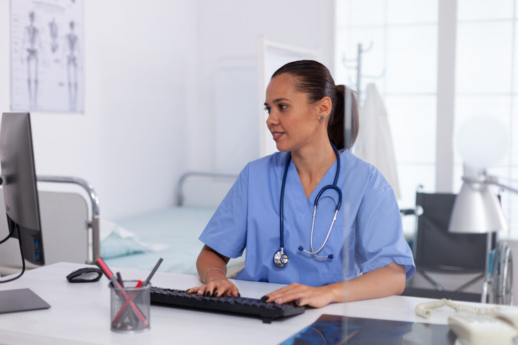 Medical practitioner using computer