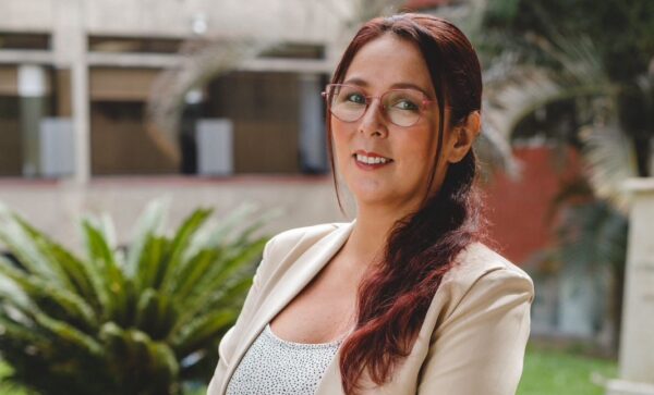 carla gonzales investigacion cayetano premios hipolito unanue